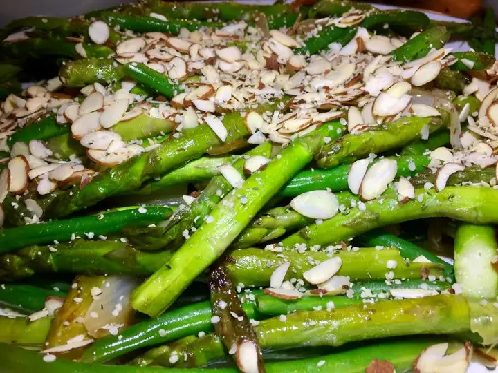 Asparagus Almondine